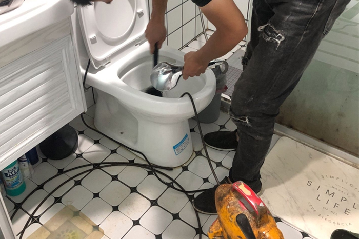 海拉尔马桶堵塞自己疏通还是找师傅？专业上门服务让你省时更省心